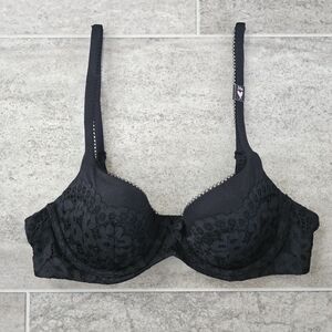 (34B) NWT Victoria's Secret Body By Victoria Lightly Lined Demi Convertible Bra